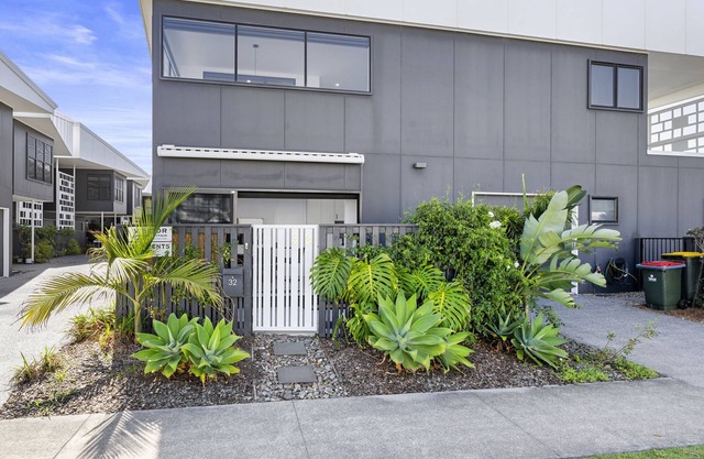 Beautiful 1 Bedroom Casuarina Property!