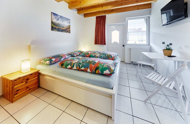 Beautiful 1-room apartment with bathroom & WC - just a 10-minute walk from Europa-Park