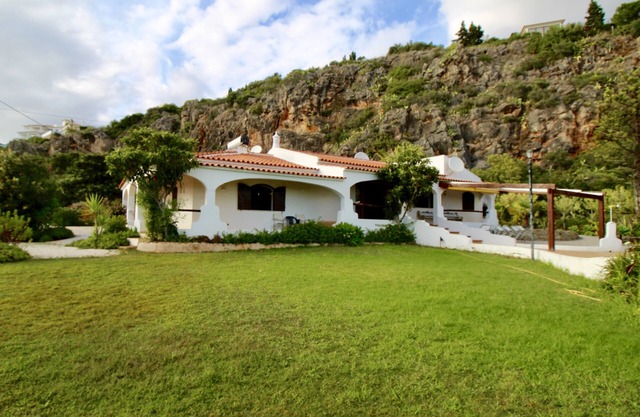 Beautiful 10 people villa with pool on one of the most beautiful places in Albufeira