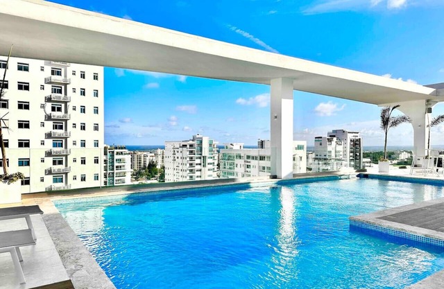 Beautiful 1BR Condo, Pool