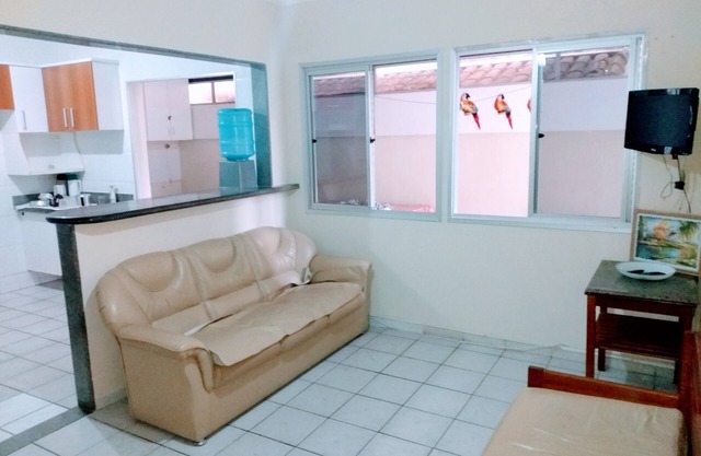 Beautiful 1st floor apartment facing the sea, on Avenida Praiana, one hundred meters from Morro beach.
