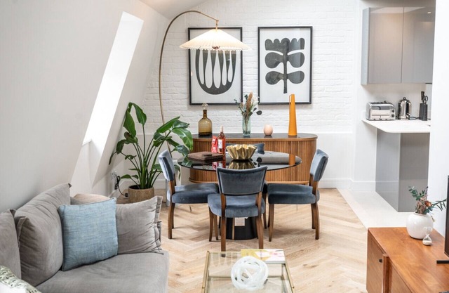 Beautiful 2 bed Fitzrovia flat set over 2 floors