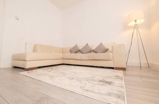 Beautiful 2-Bed Haven In Chelsea
