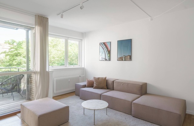 Beautiful 2-bed in Frederiksberg w/balcony - 205