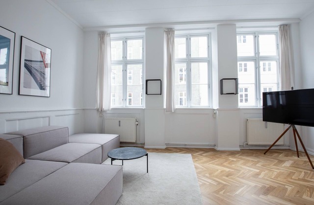 Beautiful 2-bed in top location - 199