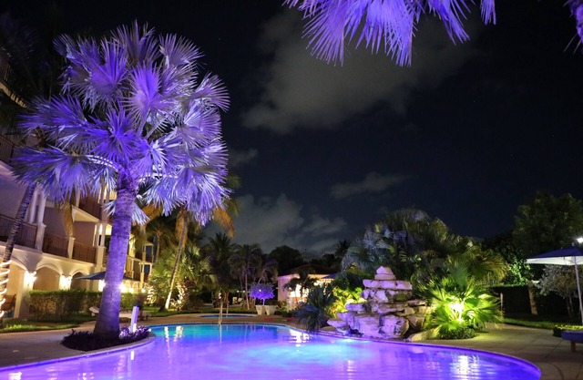 Beautiful 2 Bed Luxury KING BED Suite, GRACE BAY BEACH- WINNER OF EXCELLENCE!❤