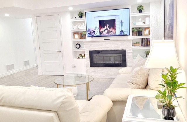 Beautiful 2 Bedroom Apartment Close to Hwy 401 & Hwy 8 in Cambridge