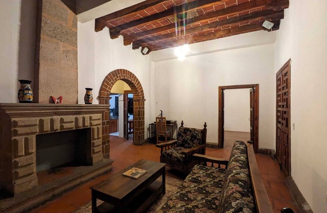 Beautiful 2-bedroom colonial home in the heart of Taxco