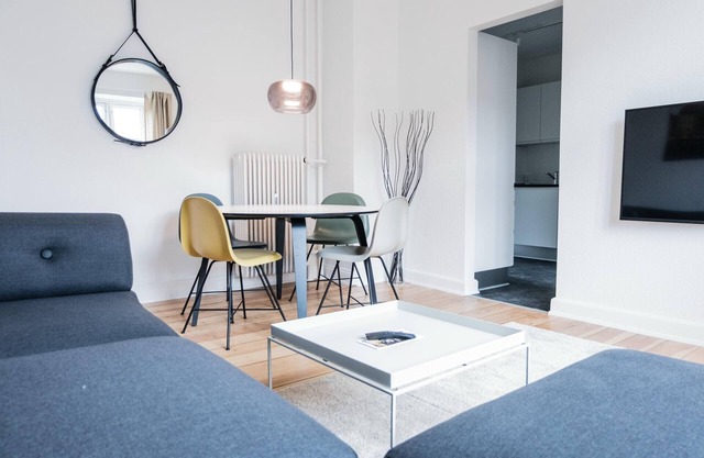 Beautiful 2-bedroom in great location - 53