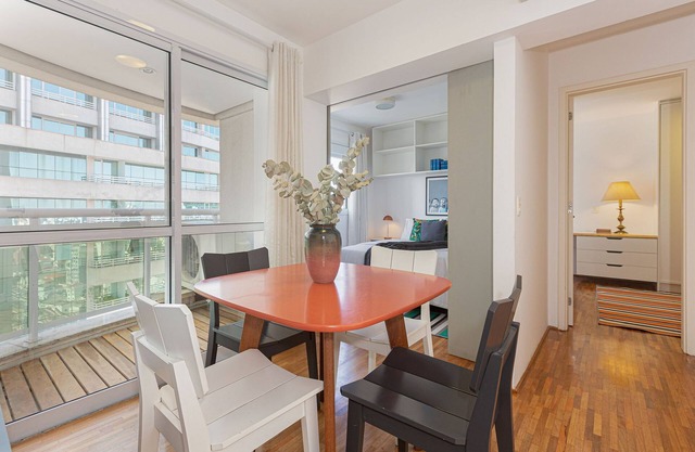 Beautiful 2 bedroom with great location
