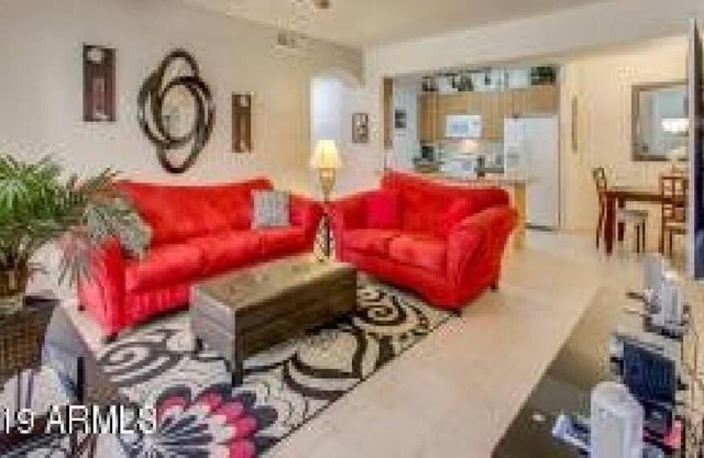 Beautiful 2 Br. Townhome (19691) by Houzlet