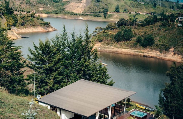 Beautiful 2 Cabins near the water ,with amazing view