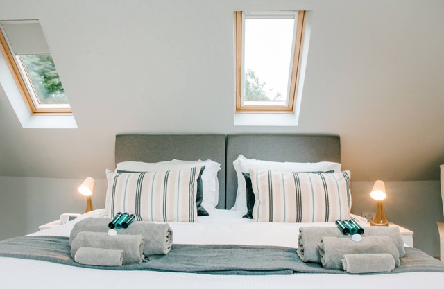 Beautiful 2-bed cottage, amazing views/sleeps 6