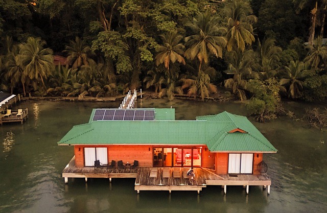 Beautiful 2 Bedroom-2 Bathroom OverWater Villa in Bastimentos, AC & Wifi