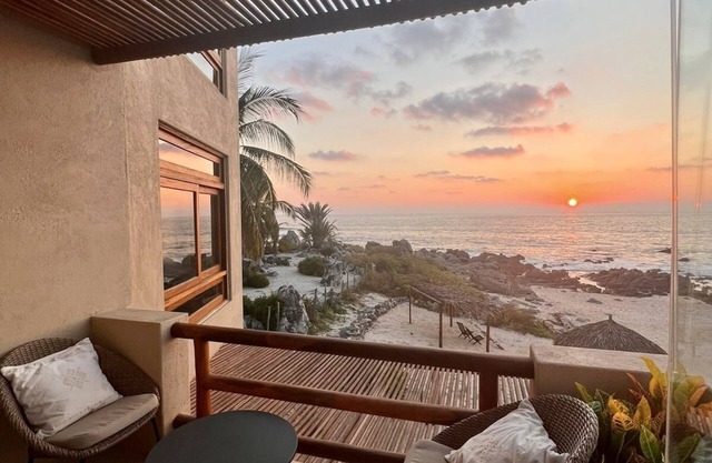 Beautiful 2BR/2BT Beachfront