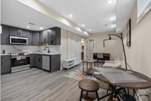 Beautiful 2BR Apartment New