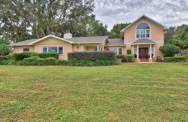 Beautiful 3/2 Home located in Ocala with Golf Course View