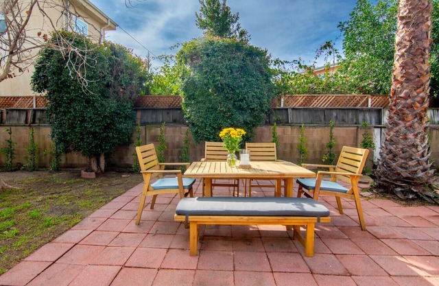 Beautiful 3 Bed 1 Bath Designer Home + Hot Tub