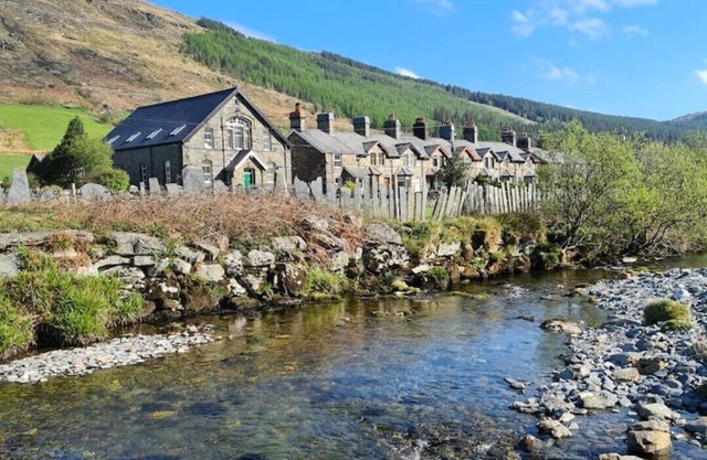 Beautiful 3 bed in Snowdonia with mountain views