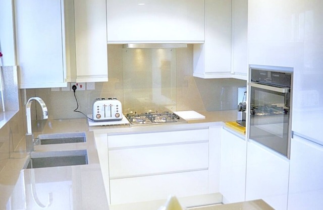 Beautiful 3 Bedroom Apartment