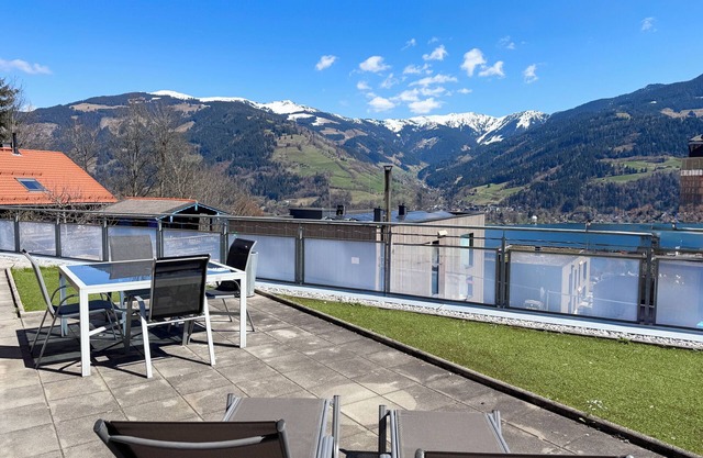 Beautiful 3 bedroom apartment with large private terrace and lake views 🌼