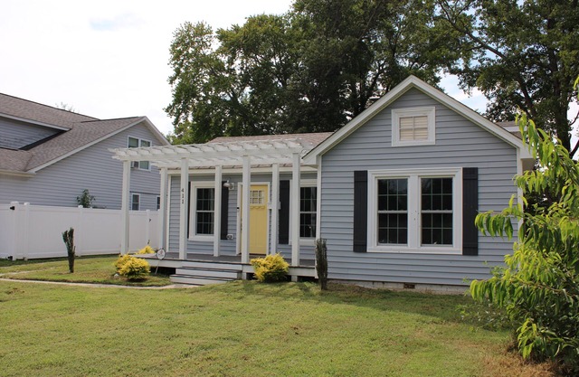 Beautiful 3 bedroom home a short walk from the ocean