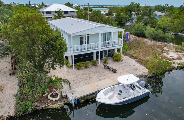 Beautiful 3 Bedroom 2 Bath with great boating access