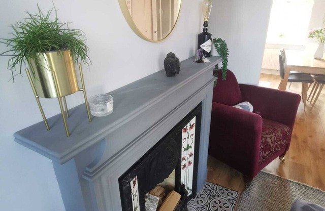 Beautiful 3 bedroom victorian terrace house 5 minutes drive to sandbanks beach!