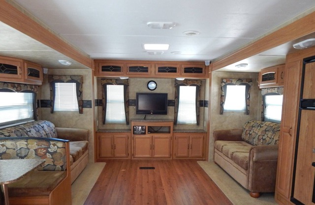 Beautiful 32' RV Rental near Fall Creek Falls State Park - Lots of amenities!