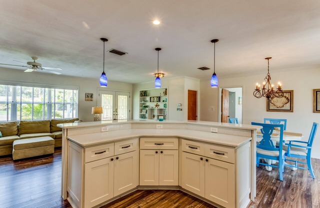Beautiful 3BD,2BA Waterfront Pool Home