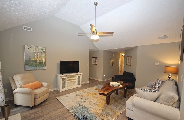 Beautiful 3BR + 2BA in central PTC