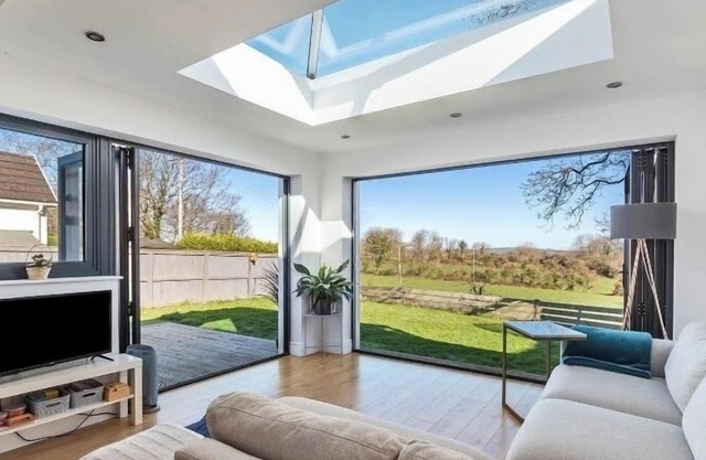 Beautiful 4-Bed House with countryside views