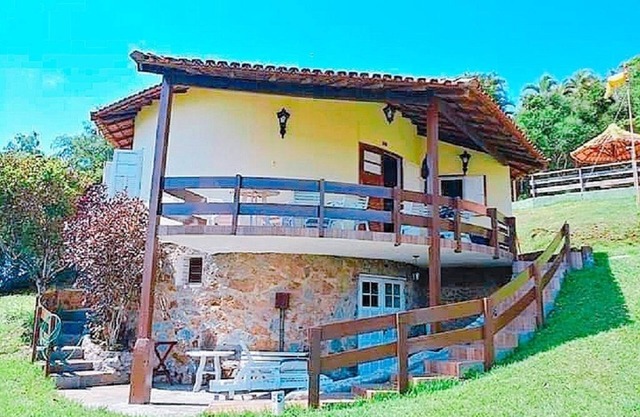 Beautiful 4 bedroom duplex house w/pool in Cabo Frio