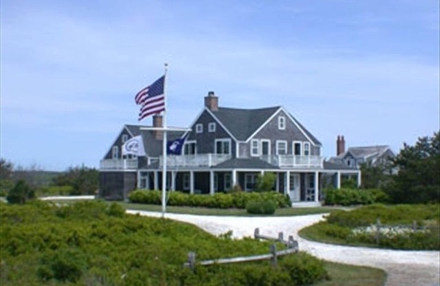 Beautiful 4 Bedroom House on Cisco Beach