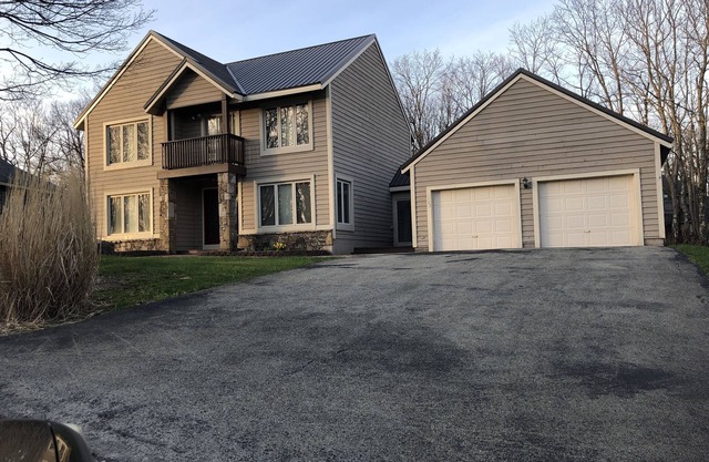 Beautiful 5 Bedroom House in Hidden Valley