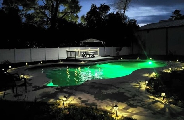 Beautiful 5 br, 3.5 baths, pool