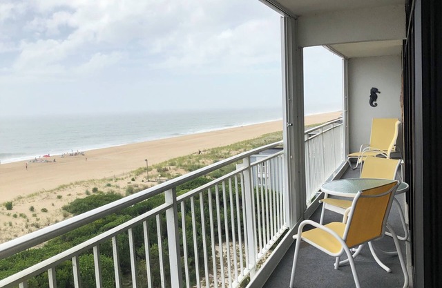 Beautiful 5th Floor Direct Oceanfront Fenwick Tower Penthouse - Sept 25-28 Open!