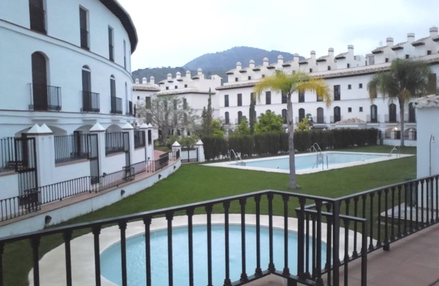 BEAUTIFUL APARTMENT WITH POOL AND GYM