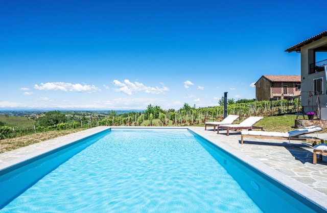 Beautiful apartment for 4 guests with pool, WIFI, A/C, TV, terrace and parking