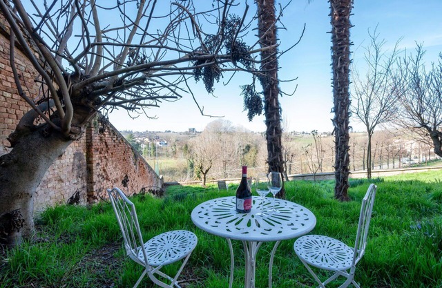 Beautiful apartment for 2 people with WIFI, A/C, TV, patio and parking