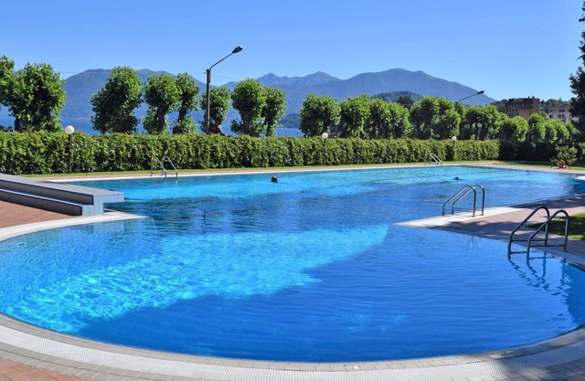 Beautiful apartment for 5 guests with pool, WIFI, TV, balcony and parking