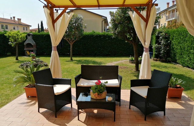 Beautiful apartment with garden not far from Lake Garda