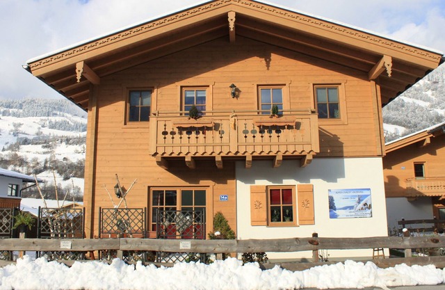 Beautiful Alpine Chalet in great location - large skiareas and glacier nearby