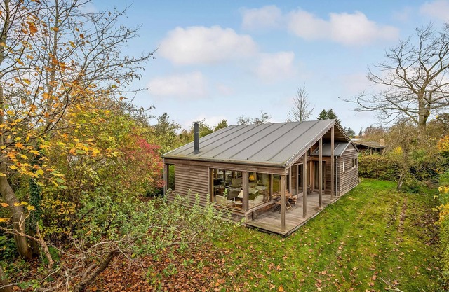 Beautiful and simple cottage near the beach of Mariendal Strand.