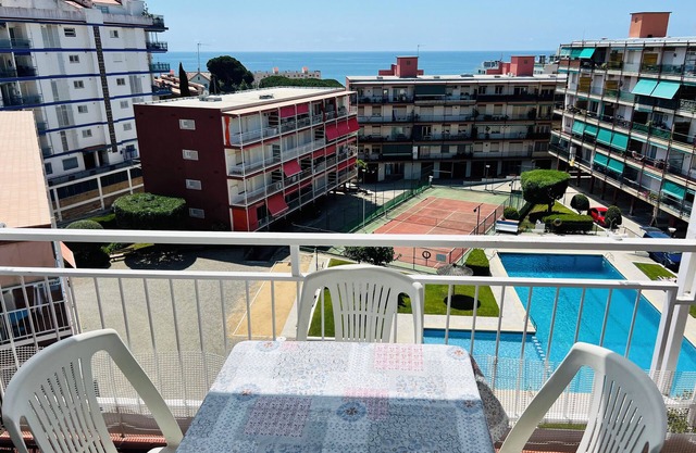 Beautiful and Spacious Family Apartment With sea Views and 5 min From the Beach!