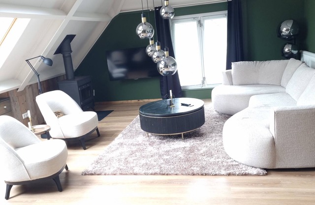 Beautiful and very spacious vacation apartment "AtFlore"