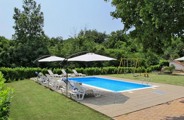 Beautiful apartment for 4 people with A/C, WIFI, pool, TV, patio, pets allowed and parking