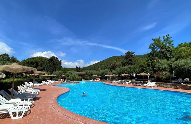 Beautiful apartment for 6 people with pool, A/C, WIFI, TV, terrace and parking