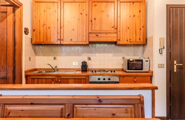 Beautiful apartment for 4 people with TV, panoramic view and parking