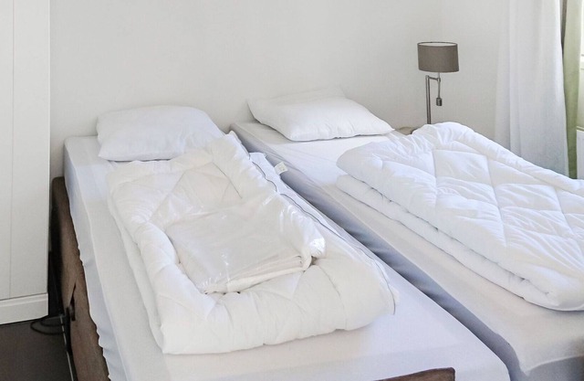 Beautiful apartment in villa for 6 guests with WIFI, TV, terrace and parking